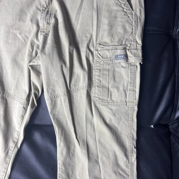 Wrangler Men's Cargo Pants Beige Relaxed Fit Flat Front Outdoor Size 42x32 - Picture 9 of 16
